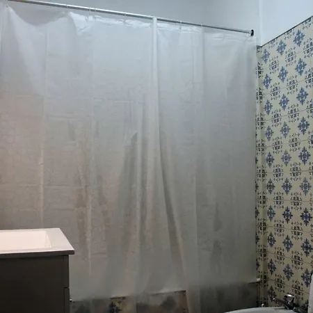 New -traditional Well Located With View Apartamento